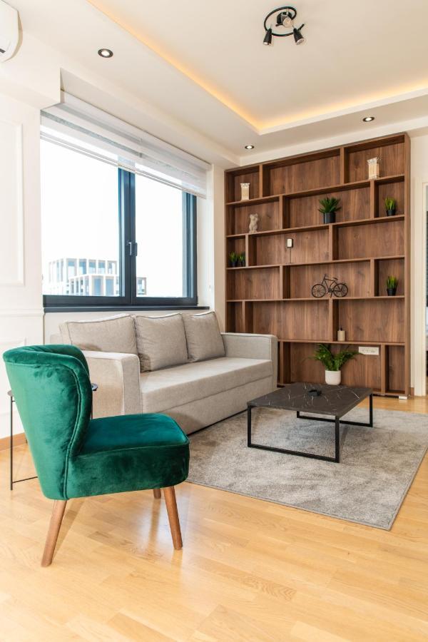 Luxury In Waterfront With Views Apartment *