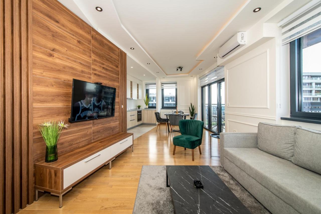 Luxury In Waterfront With Views *