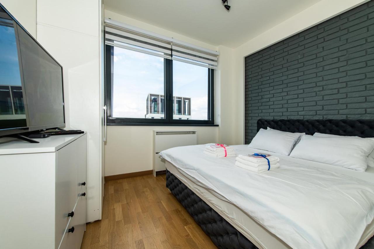 Luxury In Waterfront With Views Apartment *